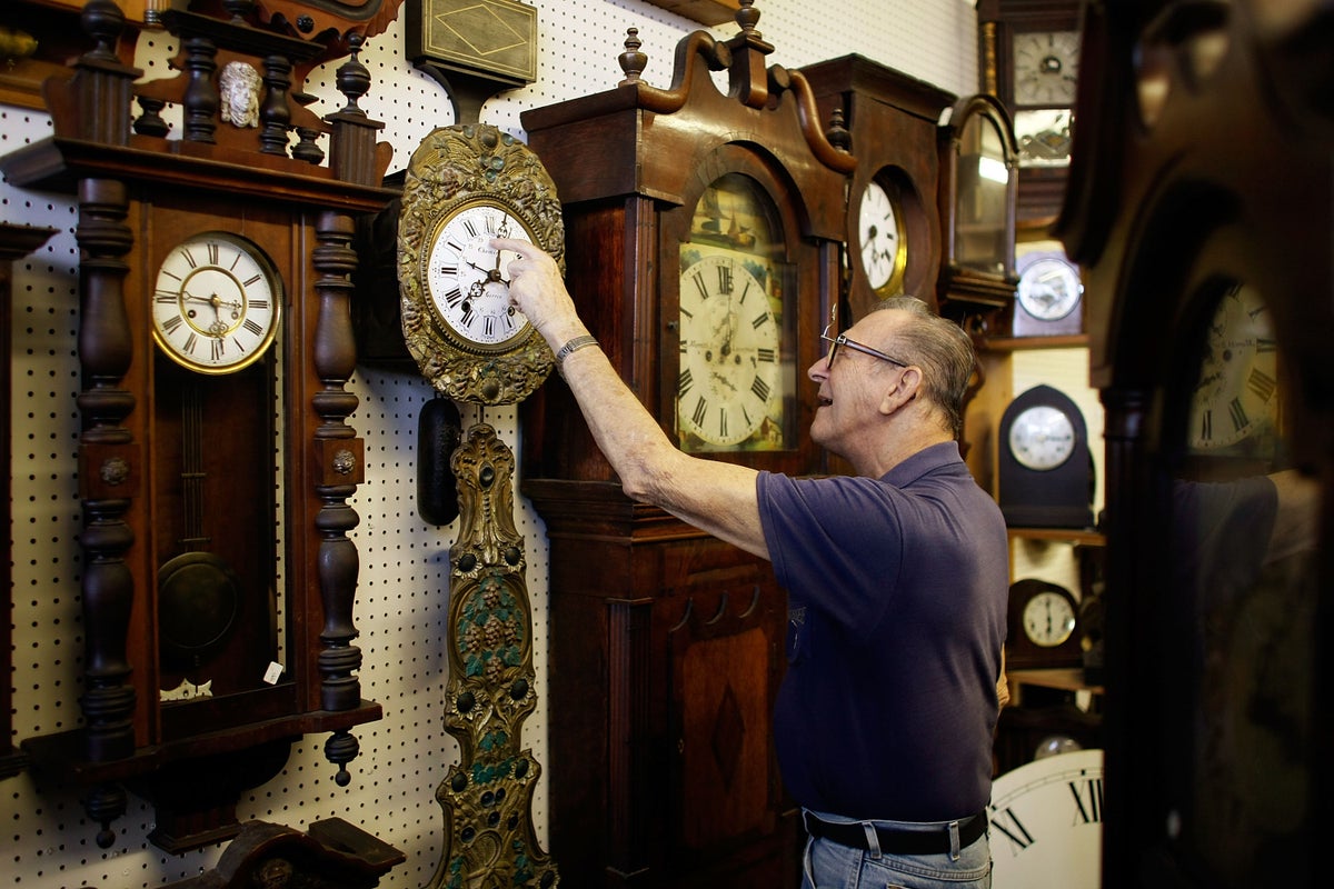 Trump Urges Arkansans to Call Senator Over Daylight Saving Time Bill