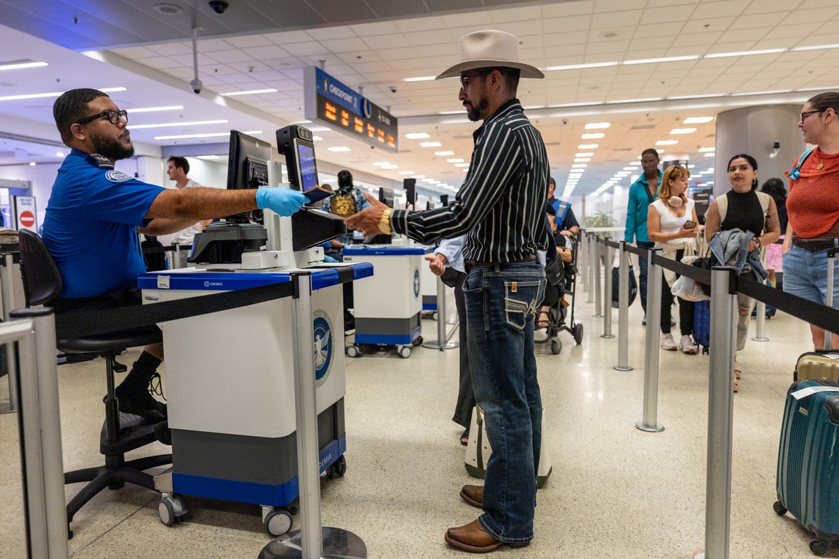 TSA Changes Airport Security Rules, Banning Officers from Sitting During ID Checks