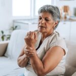 Managing Joint Pain: Expert Advice on Effective Treatments and Habits to Avoid Managing Joint Pain: Expert Advice on Effective Treatments and Habits to Avoid