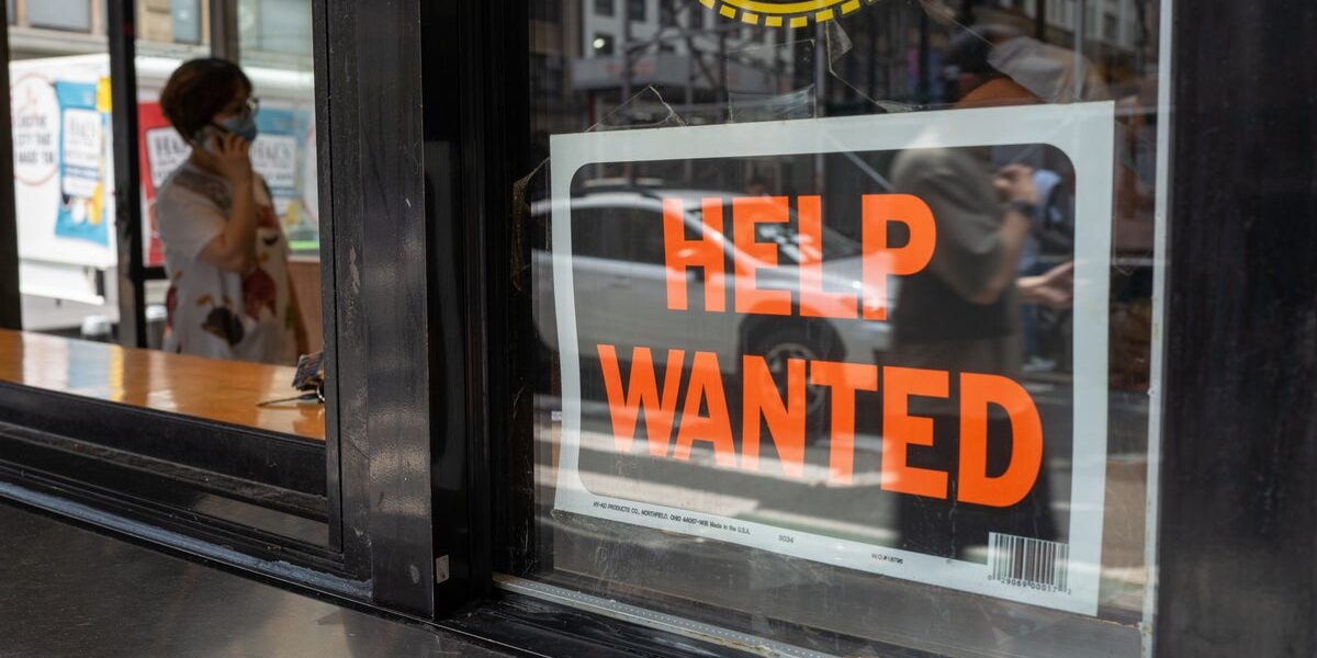 High-Earning Blue-Collar Jobs Without a College Degree High-Earning Blue-Collar Jobs Without a College Degree