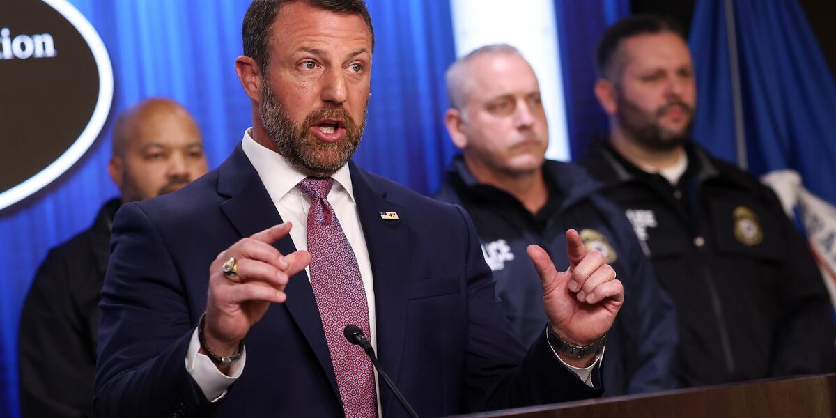 Markwayne Mullin Refuses to Apologize for ICE Shooting as Mayor Condemns Agency