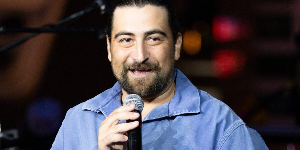 Noah Kahan Addresses Fan Misinterpretations of Lyrics: ‘Please Don’t Stop Your Medication’ Noah Kahan Addresses Fan Misinterpretations of Lyrics: ‘Please Don’t Stop Your Medication’