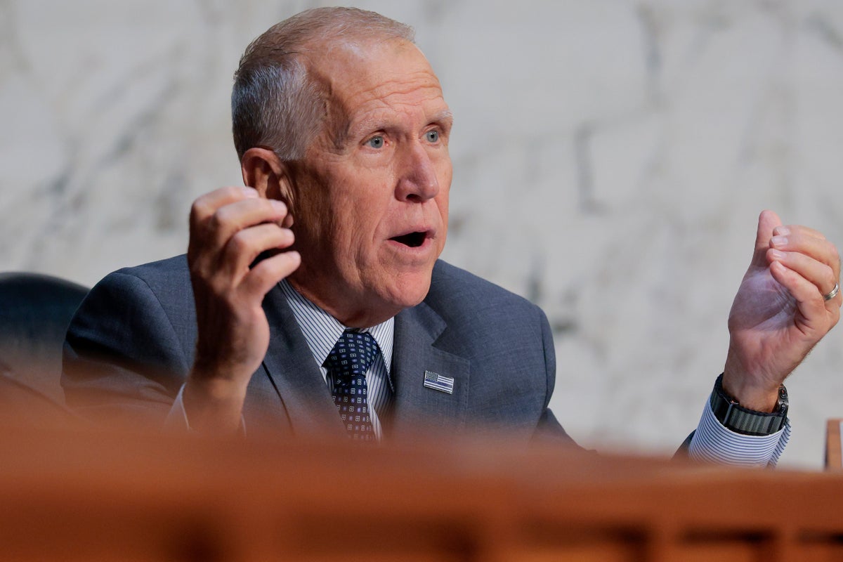 Republican Senator’s Profanity-Laced Texts to Trump Exposed