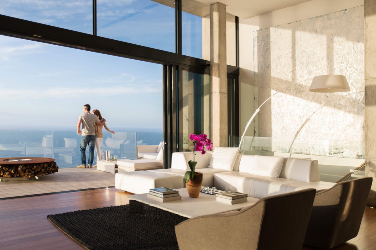 Transform Your Home with Smart Design and Seasonal Upgrades Transform Your Home with Smart Design and Seasonal Upgrades