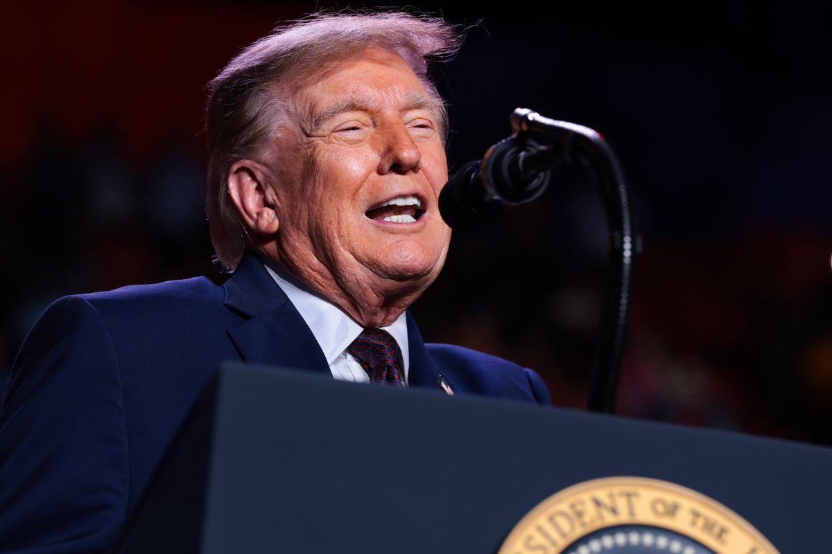Oil Tanker Attacked Near Hormuz as Trump Allies Meet Secretly on Iran Tensions Oil Tanker Attacked Near Hormuz as Trump Allies Meet Secretly on Iran Tensions