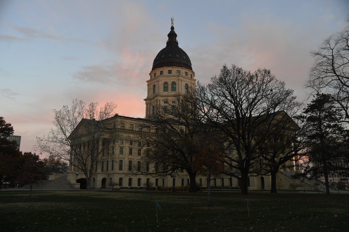 Topeka Offers Up to ,000 to New Residents in Bid to Boost Local Workforce Topeka Offers Up to ,000 to New Residents in Bid to Boost Local Workforce