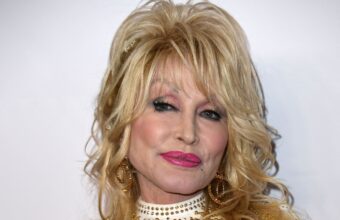 Dolly Parton’s Estate Claims Nephew Installed Barbed Wire to Avoid Lawsuit Service Dolly Parton’s Estate Claims Nephew Installed Barbed Wire to Avoid Lawsuit Service