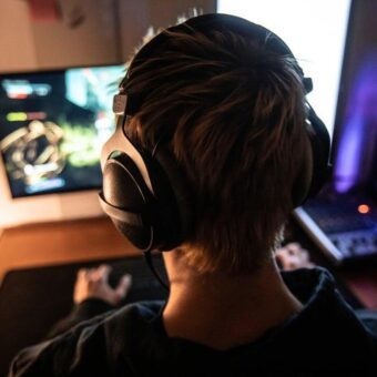 Million Young Adults in NEET Lifestyle: The Rise of Social Withdrawal and Digital Camaraderie