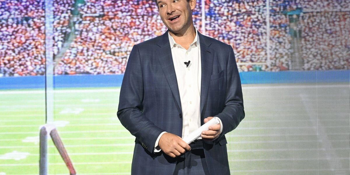 Ex-QB Tony Romo Ends CBS NFL Role After DUI Charge Ex-QB Tony Romo Ends CBS NFL Role After DUI Charge