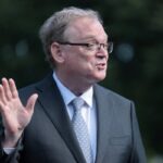 Trump’s Economic Adviser Defends Economy Amid Polling Contradictions Trump’s Economic Adviser Defends Economy Amid Polling Contradictions