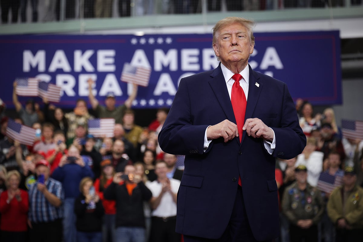 Trump Faces Protester in Wasilla, Alaska Rally While Campaigning for Midterms Trump Faces Protester in Wasilla, Alaska Rally While Campaigning for Midterms