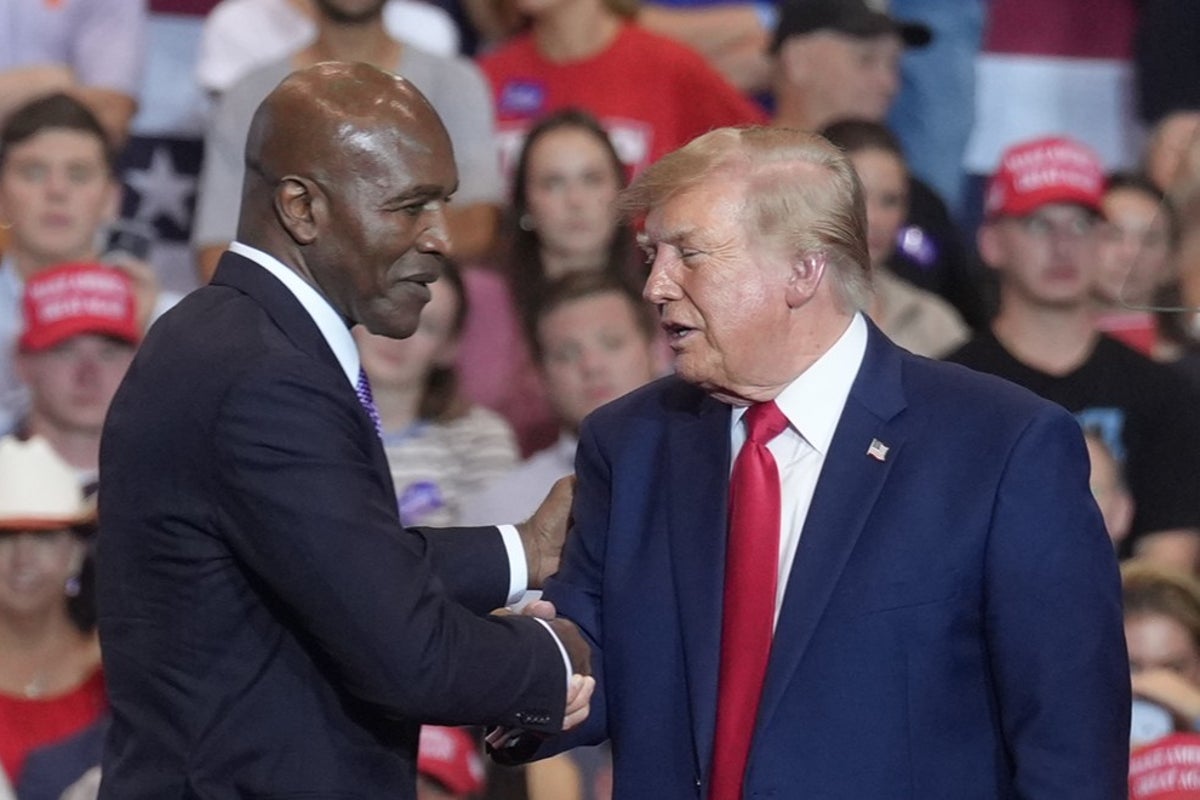 Trump Lauds Supporter Who Punched Protester at South Carolina Rally