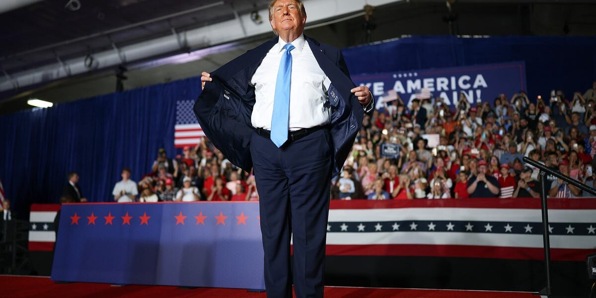 Trump’s Suit Choice Surprises Fans: Not Brioni This Time Trump’s Suit Choice Surprises Fans: Not Brioni This Time