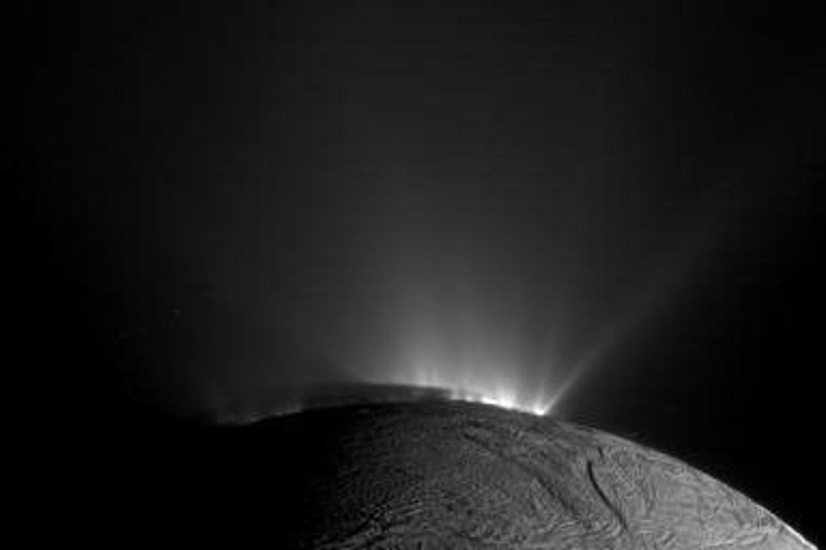 Scientists Suggest Alien Life Could Exist on Saturn’s Moon Enceladus