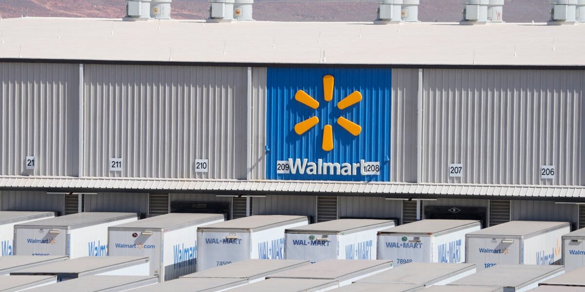 Tennessee Walmart Workers Hospitalized in Possible Foodborne Illness Outbreak Tennessee Walmart Workers Hospitalized in Possible Foodborne Illness Outbreak