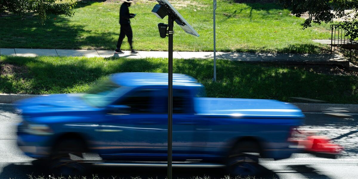 AOC and Sanders Propose Bill to Ban License Plate Surveillance Tech
