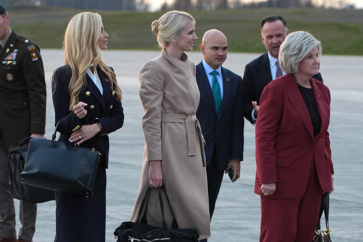 Trump Reportedly Weighs Ousting Susie Wiles Amid White House Internal Turmoil