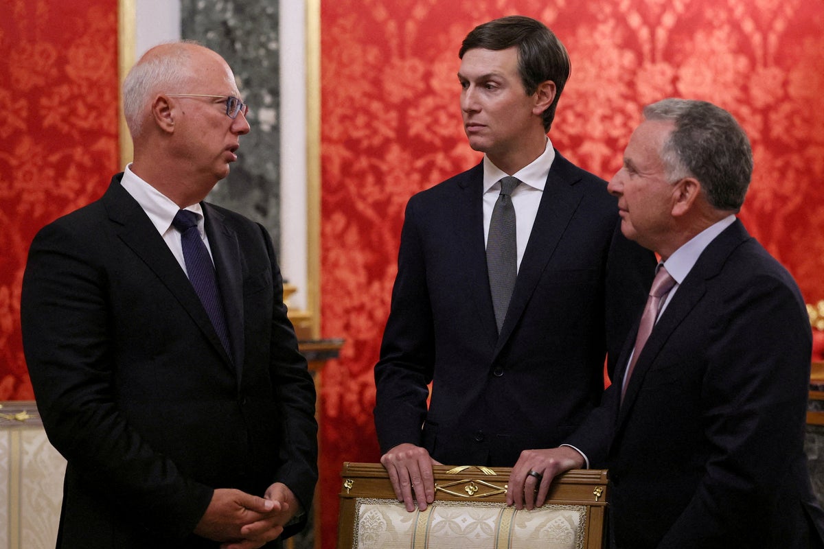 Trump Surprises Ukraine Envoys with Russia Diesel Deal After Offering Security Guarantees Trump Surprises Ukraine Envoys with Russia Diesel Deal After Offering Security Guarantees