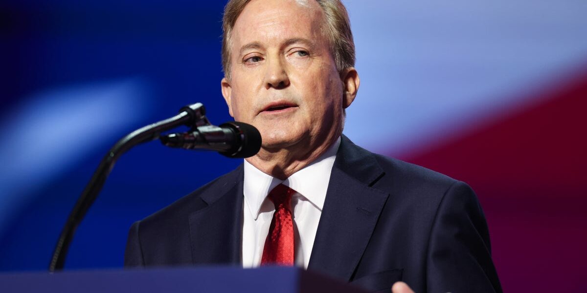 Trump’s Texas Summit Backfires as Paxton Cites Drop in Campaign Numbers Trump’s Texas Summit Backfires as Paxton Cites Drop in Campaign Numbers
