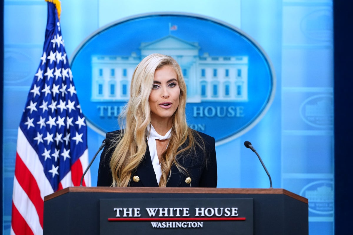 White House Press Secretary’s Awkward Briefing Sparks Viral Jokes: ‘Is This a Hostage Video?’ White House Press Secretary’s Awkward Briefing Sparks Viral Jokes: ‘Is This a Hostage Video?’