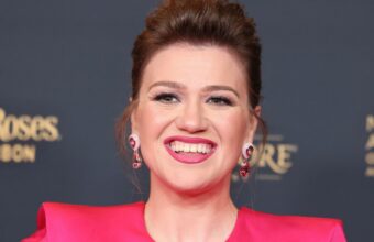 Kelly Clarkson Claims Brooklyn Store Treated Her Poorly, Store Says Item Wasn’t for Sale Kelly Clarkson Claims Brooklyn Store Treated Her Poorly, Store Says Item Wasn’t for Sale
