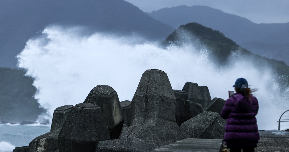 Taiwan Halts Operations as Typhoon Champi Approaches with Destructive Winds Taiwan Halts Operations as Typhoon Champi Approaches with Destructive Winds