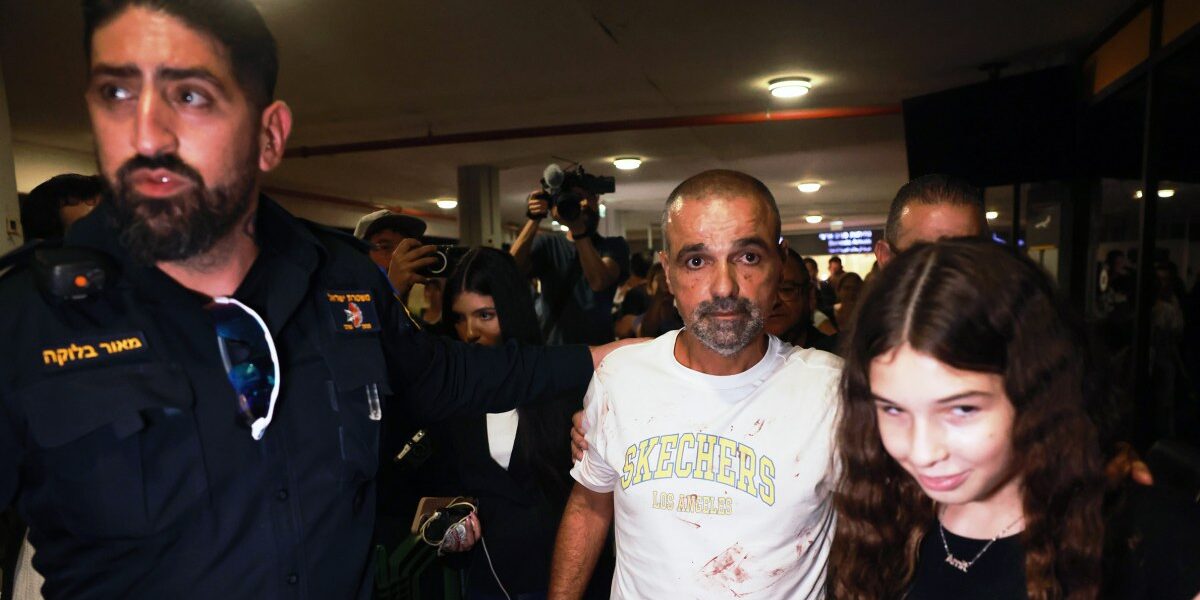 Mid-Air Stabbing and Emergency Plunge: Passengers Recount Terrifying Israel-Bound Flight
