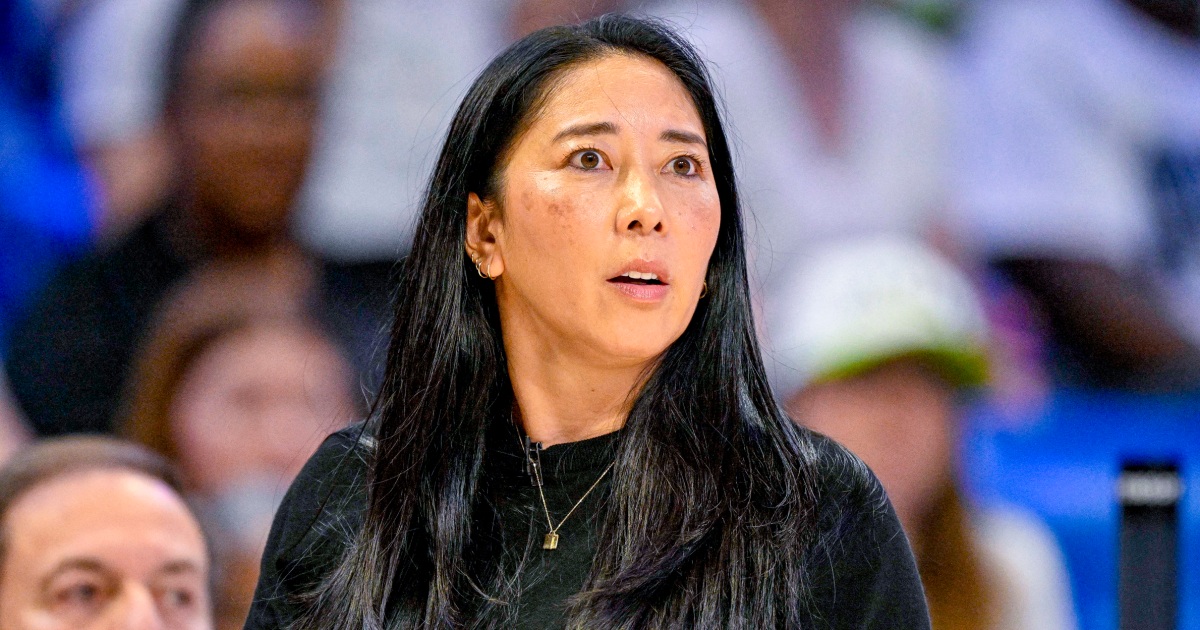 Golden State Valkyries Coach Falls During Playoff Game, Appears Unharmed