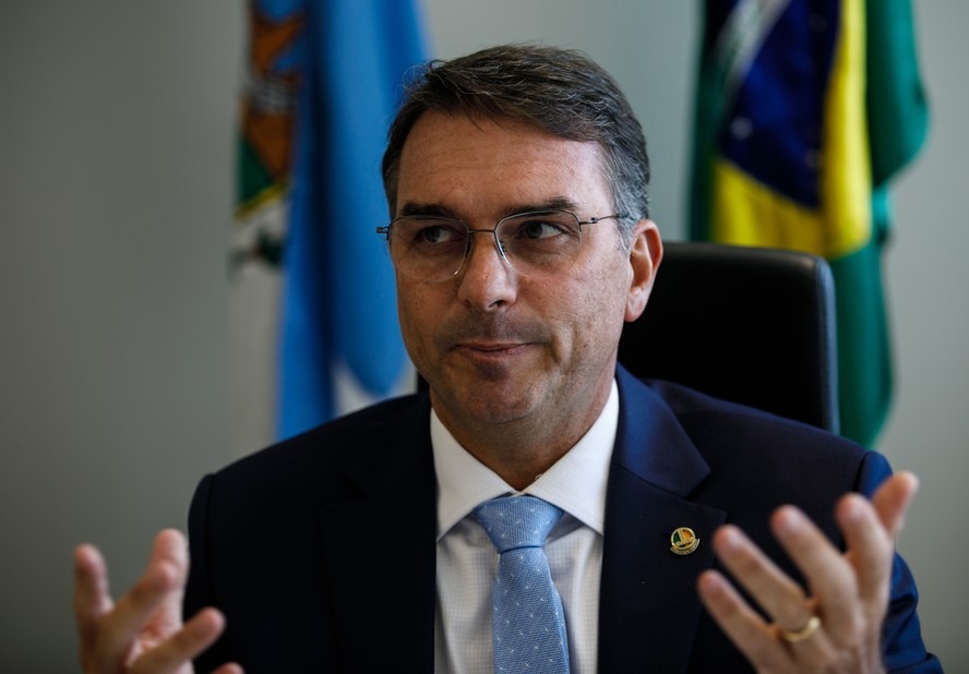 Flavio Bolsonaro Arrives in US Following Defeat in Brazilian Presidential Election