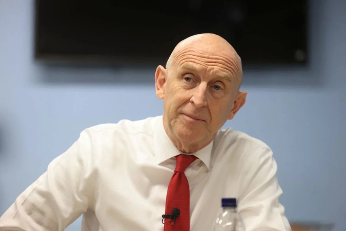 UK Finance Minister Healey Unveils Cautious Budget Amid Global Economic Pressure UK Finance Minister Healey Unveils Cautious Budget Amid Global Economic Pressure