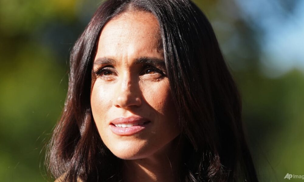 Philippine Authorities Launch Probe Into Laptop Found at Thomas Markle’s Former Residence Philippine Authorities Launch Probe Into Laptop Found at Thomas Markle’s Former Residence