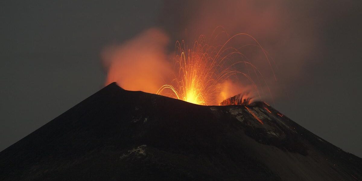 New Landmasses Emerge After Indonesia’s Anak Krakatau Volcano Eruption New Landmasses Emerge After Indonesia’s Anak Krakatau Volcano Eruption