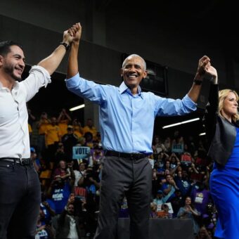 Obama Rallies Democrats in Ohio and Michigan, Denouncing Trump’s Record Ahead of Midterms Obama Rallies Democrats in Ohio and Michigan, Denouncing Trump’s Record Ahead of Midterms