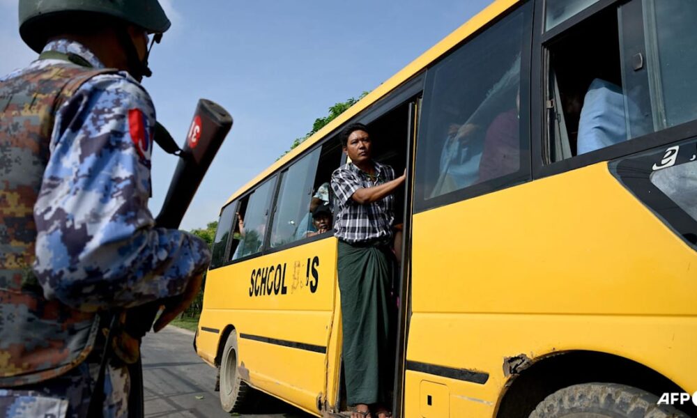 Myanmar Migrants Return Home from Malaysia Amid Opaque Repatriation Scheme Myanmar Migrants Return Home from Malaysia Amid Opaque Repatriation Scheme