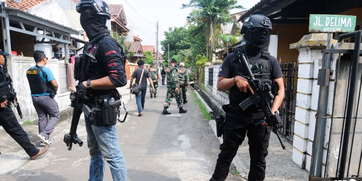 Indonesia Detains 11 Suspects in Terror Network Crackdown Indonesia Detains 11 Suspects in Terror Network Crackdown