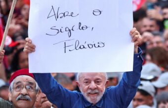Brazil Election Heats Up: Lula Rallies Supporters as Flávio Bolsonaro Leverages Big Tech