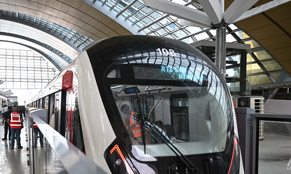RTS Link Delay Sparks Mixed Reactions Among Cross-Border Commuters