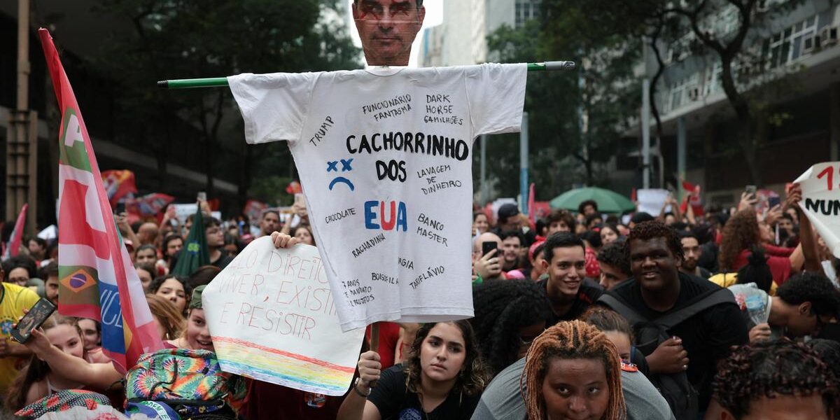 Students in Rio Protest Potential Bolsonaro Return in Presidential Runoff
