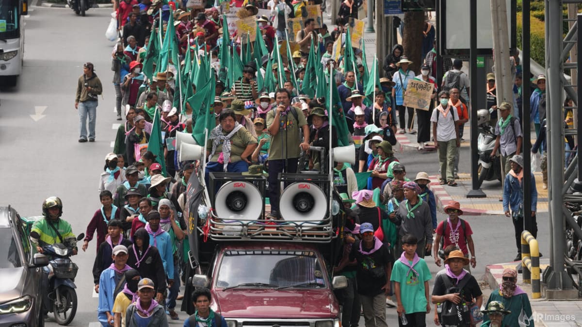 Hundreds Protest in Bangkok Against IMF and World Bank Austerity Policies