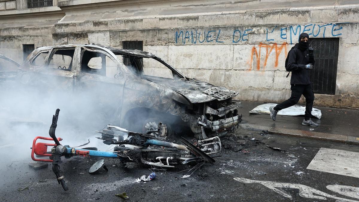 Trump Leverages French Civil Unrest to Bolster Midterm Campaign Strategy
