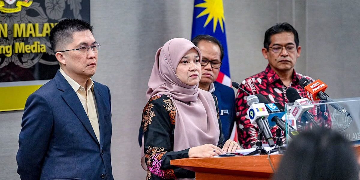 Malaysia Education Minister Denies Social Media Claims in Schoolgirl Death Case Malaysia Education Minister Denies Social Media Claims in Schoolgirl Death Case