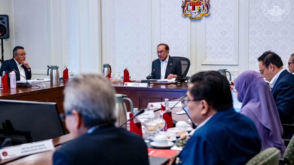 Malaysia PM Anwar Ibrahim Warns Citizens Against Waze Over Data Security Malaysia PM Anwar Ibrahim Warns Citizens Against Waze Over Data Security