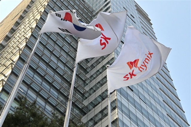 South Korean Regulators Flag Potential Dual-Listing Breach for SK Hynix Unit Solidigm South Korean Regulators Flag Potential Dual-Listing Breach for SK Hynix Unit Solidigm