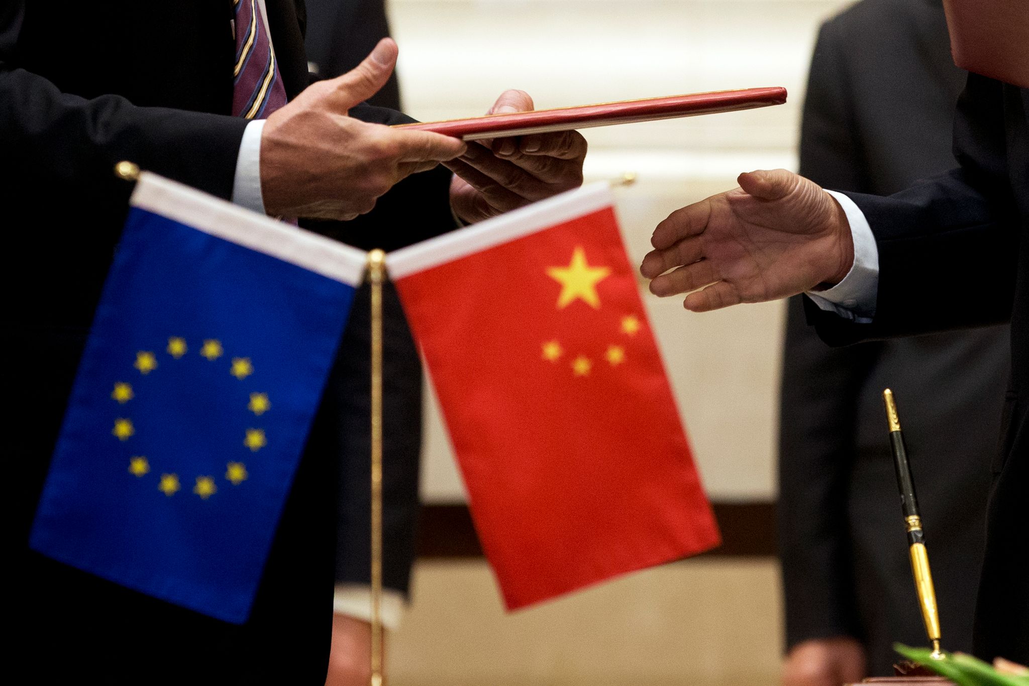 China and EU Signal Readiness for Closer Economic Governance Cooperation China and EU Signal Readiness for Closer Economic Governance Cooperation