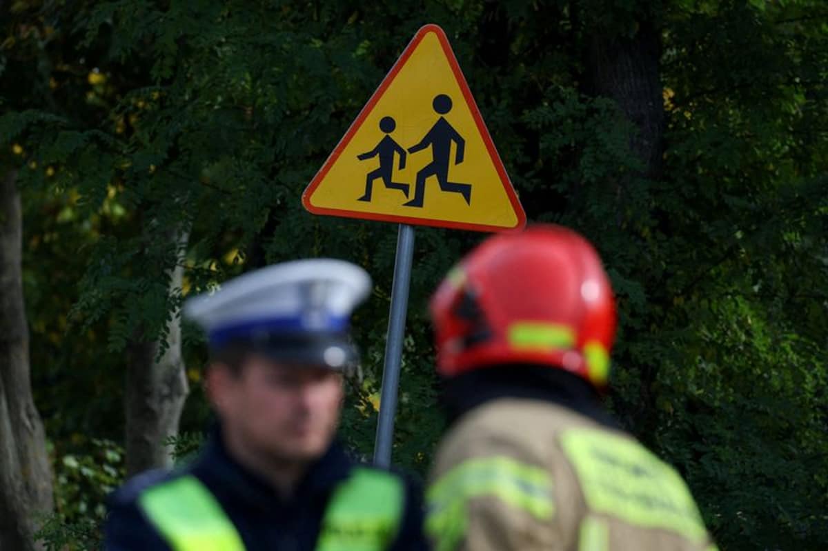Polish Retailers Remove Halloween Knives After School Stabbings
