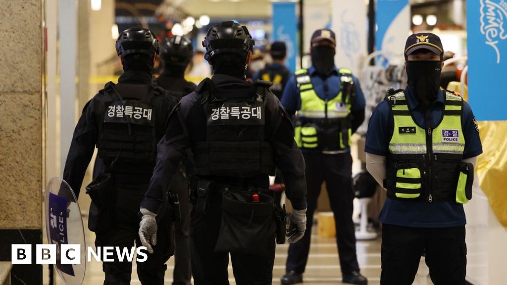 Eight Injured in Incheon Supermarket Stabbing, One in Cardiac Arrest