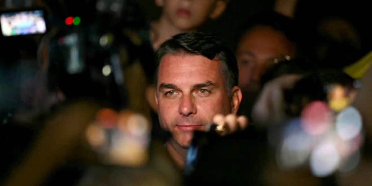 Bolsonaro Gains Momentum as Third-Place Candidate Endorses Runoff Bid Against Lula