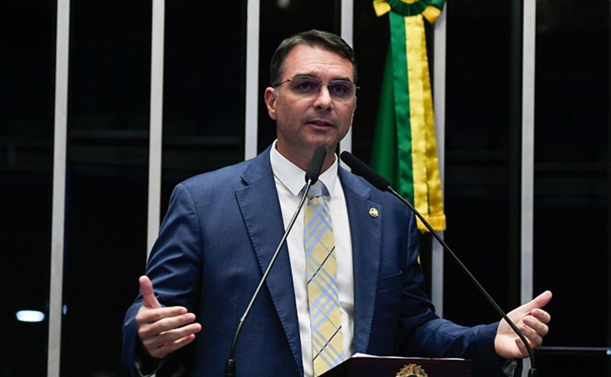 Flavio Bolsonaro Outlines Economic Strategy: Fiscal Discipline Without Social Cuts Flavio Bolsonaro Outlines Economic Strategy: Fiscal Discipline Without Social Cuts