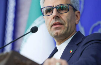 Iran Central Bank Chief Rejects US Economic Collapse Claims as ‘Delusional’ Iran Central Bank Chief Rejects US Economic Collapse Claims as ‘Delusional’