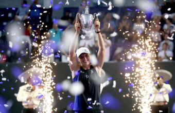 Swiatek’s WTA Finals Fate Uncertain as Year-End Ranking Battle Intensifies